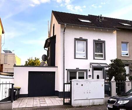 Hausansicht (1).JPEG - 5 Zimmer Mehrfamilienhaus, Wohnhaus in Frankfurt am Main