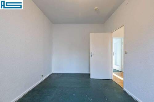 ...praktischem Stellplatz für Schrank - 