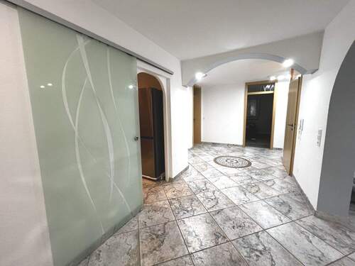 Flur (1) - 4 Zimmer Terrassenwohnung zur Miete in Waldshut-Tiengen