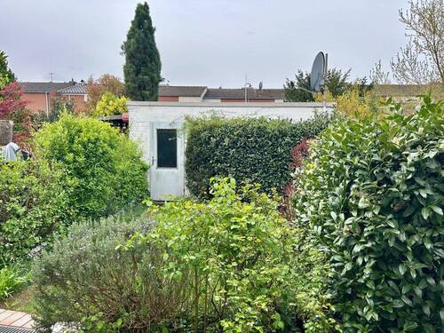 Garten/Zugang Garage - 4 Zimmer Reihenmittelhaus in Dormagen