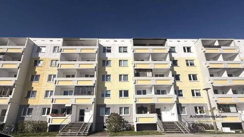 Hausansicht-2 - 3-Raumwohnung mit Balkon - 400,00&nbsp;EUR Kaltmiete, ca.&nbsp; 56,70&nbsp;m&sup2;&nbsp;Wohnfl&auml;che