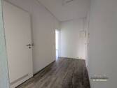 Flur - Etagenwohnung mit 56,70 m&sup2; in Dessau zur Miete