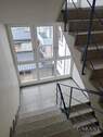Treppenhaus mit neuen Fensterelementen - 3 Zimmer Etagenwohnung zum Kaufen in Karlsruhe