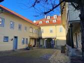 Hofansicht Bild 2 - 2-Raum, frisch saniert, Innenstadt Arnstadts und doch im Grünen
