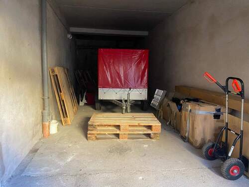 Garage 2 PKW möglich (ca. 3 x 10 m) - 