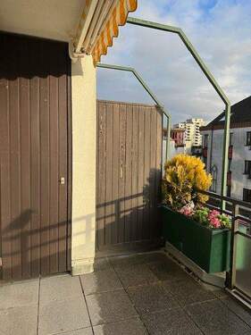 Balkon mit Abstellkammer - 2 Zimmer Etagenwohnung zum Kaufen in Erkrath