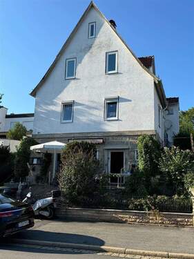 Vorderansicht - 8 Zimmer Mehrfamilienhaus, Wohnhaus in Coburg