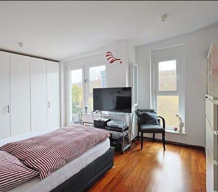 Helles, geräumiges Schlafzimmer - 