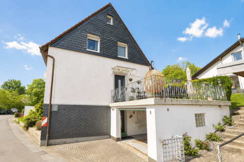 Haus und Garage - 3 Zimmer Doppelhaushälfte zum Kaufen in Iserlohn