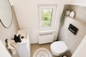 Gäste-WC mit Fenster - 