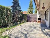 Terrasse mit gemauerten Grill - 5 Zimmer Doppelhaushälfte zum Kaufen in Gröbenzell