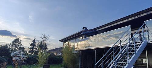 Bild 1 - Großzügiges Wohnhaus mit Pool & Panoramablick - Einliegerwohnung möglich - 30 Min. v. Frankfurt