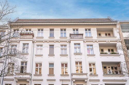 Fassade - 2 Zimmer Etagenwohnung zum Kaufen in Berlin