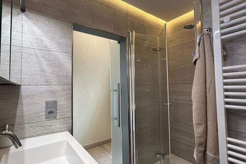 saniertes Badezimmer - 