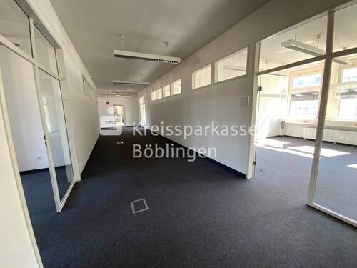 Flur - Büroeinheit in Sindelfingen - 2.400,00 EUR Kaltmiete,