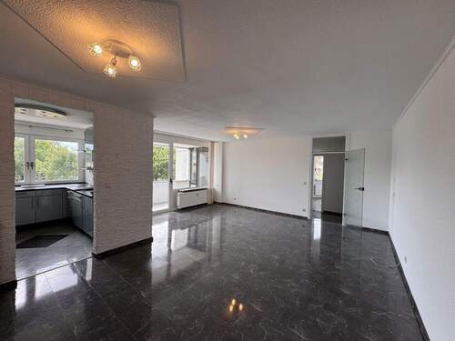 Bild 1 - Frisch renovierte 4-Zimmer-Wohnung mit Balkon in Mainz-Gonsenheim ab sofort verfügbar