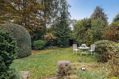 Titelbild - Ein- bis Zweifamilienhaus auf herrlich angelegtem Erbpachtgrundstück in ruhiger Lage