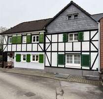 Kleines Fachwerkhaus mit großem Garten (441 m²) - seltene Gelegenheit für Liebhaber - Solingen Ohligs-Aufderhöhe