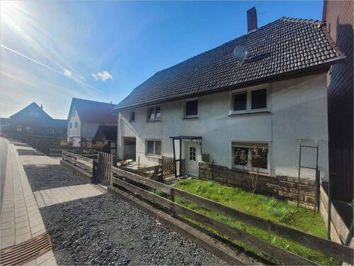 Außenansicht - 7 Zimmer Einfamilienhaus zum Kaufen in Uslar / Gierswalde