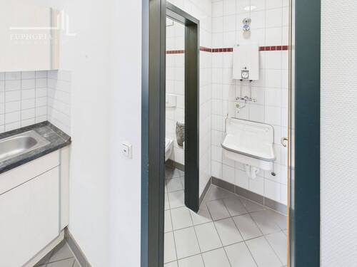 CAM03352G0-PR0052-STILL014 - 