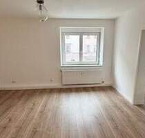 Nähe Sulzbacherstraße ! Helle renovierte 3-ZW, 73 m², neue EBK, 1. OG ohne Aufzug - Nürnberg Gärten b Wöhrd