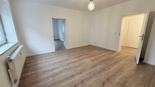 Wohnzimmer.jpg - 3 Zimmer Etagenwohnung zur Miete in Nürnberg
