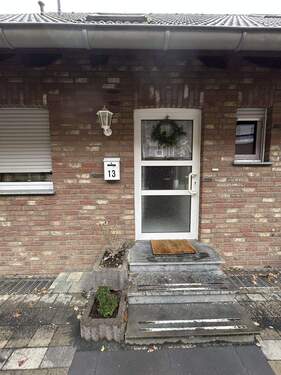 3 Eingangsbereich - 6 Zimmer Doppelhaushälfte in Übach-Palenberg / Marienberg