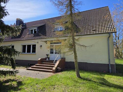 Vorderans. - Eing. untere Whg. - Einfamilienhaus mit 360,00 m&sup2; in Glewitz zum Kaufen