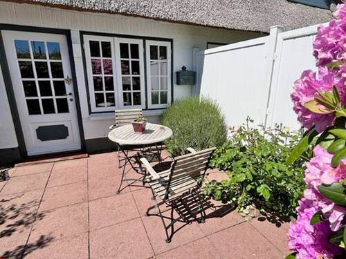 Sonnige geschützte Terrasse - 2 Zimmer Etagenwohnung in Keitum