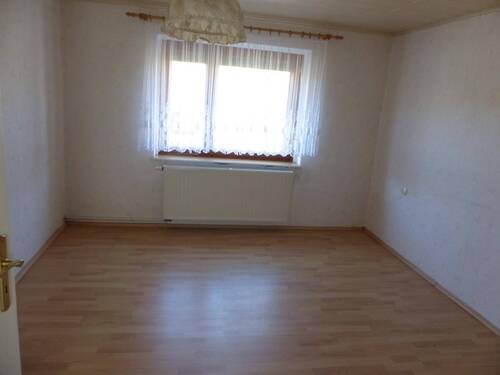 EG: Schlafzimmer B.1 - 