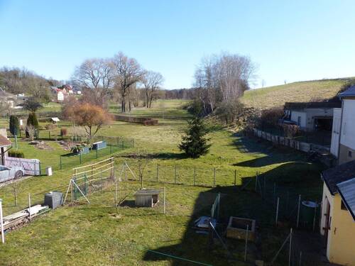 Blick auf das Grundstück - 