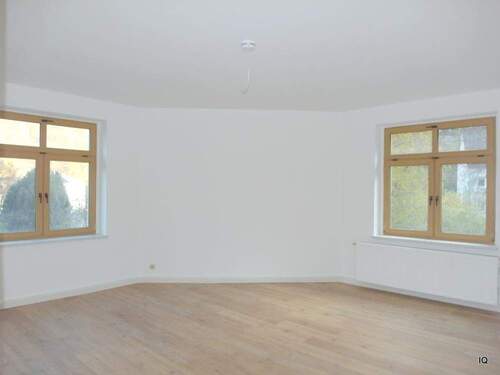 Wohnzimmer - 4 Zimmer Etagenwohnung in Tharandt