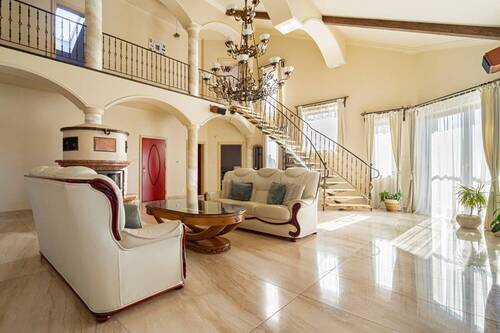  Wohnzimmer - 6 Zimmer Mehrfamilienhaus, Wohnhaus zum Kaufen in BUDAPEST