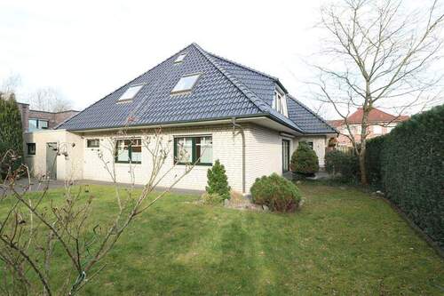 Bild - 8 Zimmer Einfamilienhaus in Cloppenburg