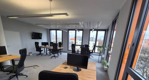 Eckbüro - Helles Eckbüro mit 12 Plätzen, separatem Meetingraum & Social Space