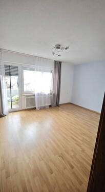Schlafzimmer - PROVISIONSFREI: Bezugsfertige 3-Zimmerwohnung in Schweinfurts