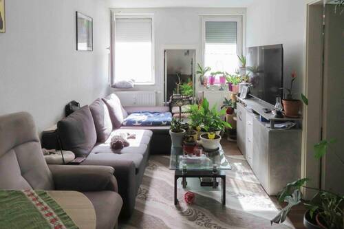 Wohnzimmer - Etagenwohnung mit 72,10 m&sup2; in Oppenweiler zum Kaufen