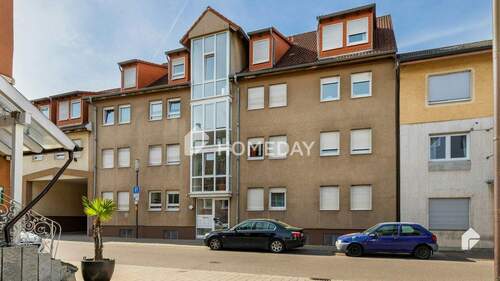 Außenansicht 2 - Ihr neues Zuhause in Mühlhausen: Moderne 2,5-Zimmer-Wohnung mit Fußbodenheizung und sonnigem Balkon