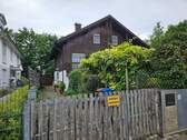 Hausansicht - Familienfreundliches Haus mit Balkon und Terrasse in München Aubing