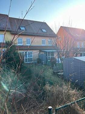 .. mit kleinem Garten ! - Reihenmittelhaus mit 136,00 m² in Würzburg zum Kaufen