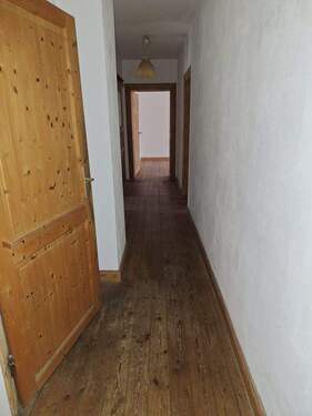 Flur - 4 Zimmer Etagenwohnung zum Kaufen in Kaiserslautern