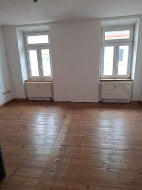 Zimmer 1 - 4 Zimmer Etagenwohnung in Kaiserslautern