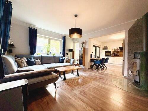 Wohn-Essbereich - 5 Zimmer Doppelhaushälfte in Hohenlinden