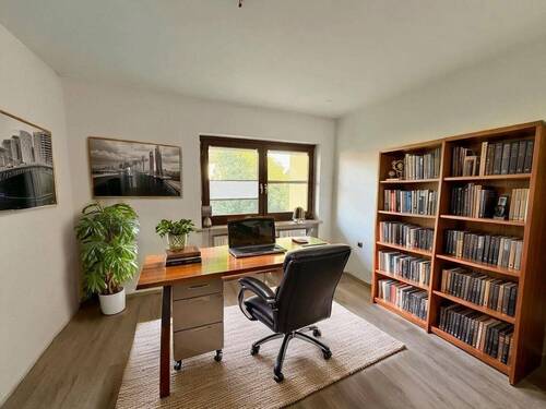 Arbeitszimmer - KI-generiert - 