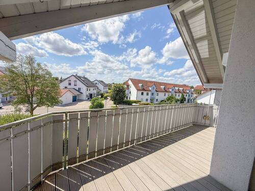 Balkon - Lichtdurchflutete 5-Zi-Wohnung m. 2 Bäder, Balkon u. EBK – Viel Potential zur Selbstgestaltung
