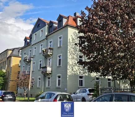 Hausansicht - Himmlischer Dachtraum mit großer Küche zum Wohlfühlen!