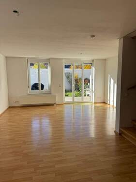 Wohnzimmer - Mehrfamilienhaus, Wohnhaus mit 118,00 m² in Kempten (Allgäu) zum Kaufen