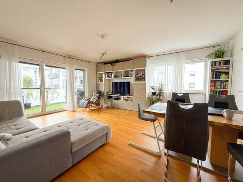 Wohn-Essbreich - Hochwertig und modern! Lichtdurchflutete 4-Zimmer OG-Wohnung mit großem Balkon u. TG-Stellplatz