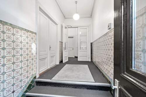 Hauseingang - 3 Zimmer Etagenwohnung zum Kaufen in Hamburg