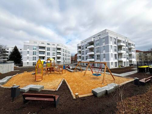 Innenhof mit Spielplatz - 